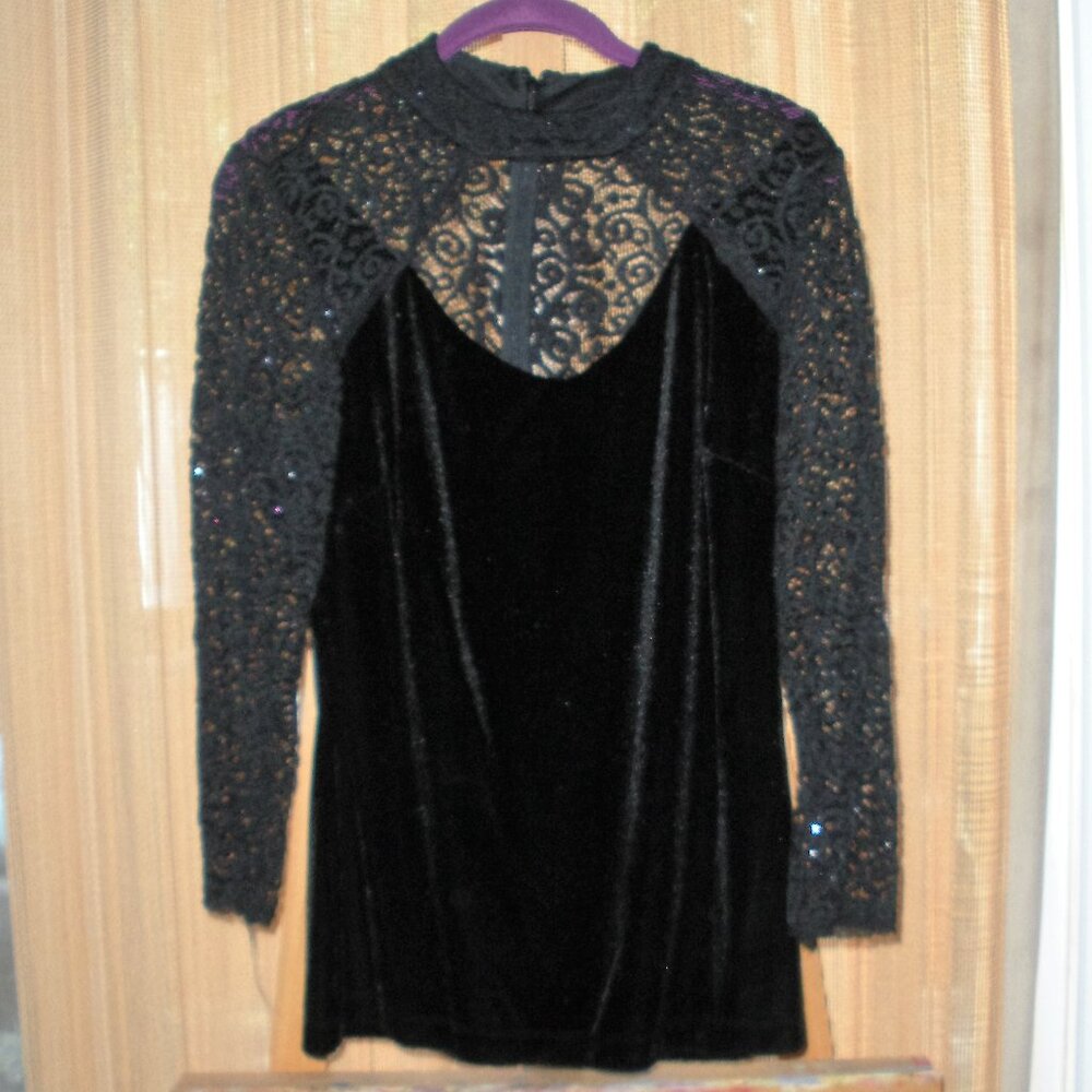 Boston Proper black velvet & lace top SZ M
